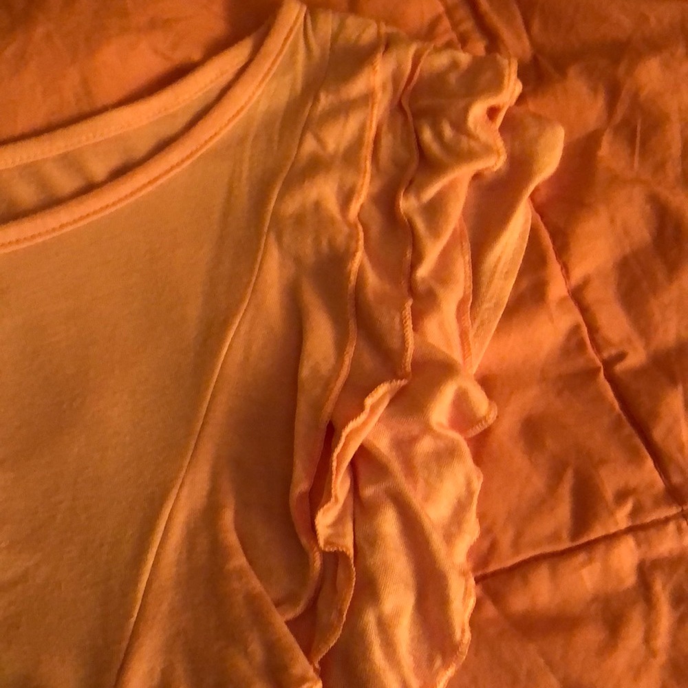 Pink ruffle tee - Picture 2 of 6